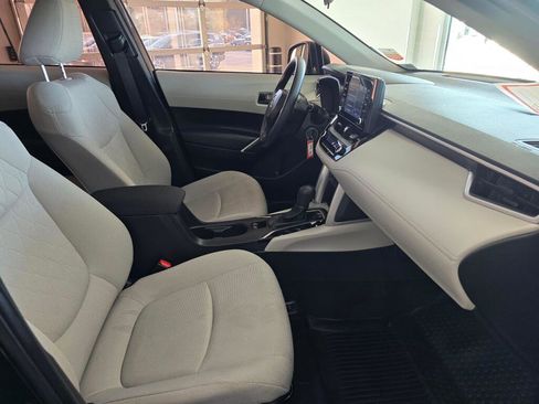 Used 2022 Toyota Corolla Cross L image 42