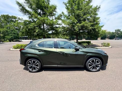 Used 2025 Lexus UX 300h AWD image 3