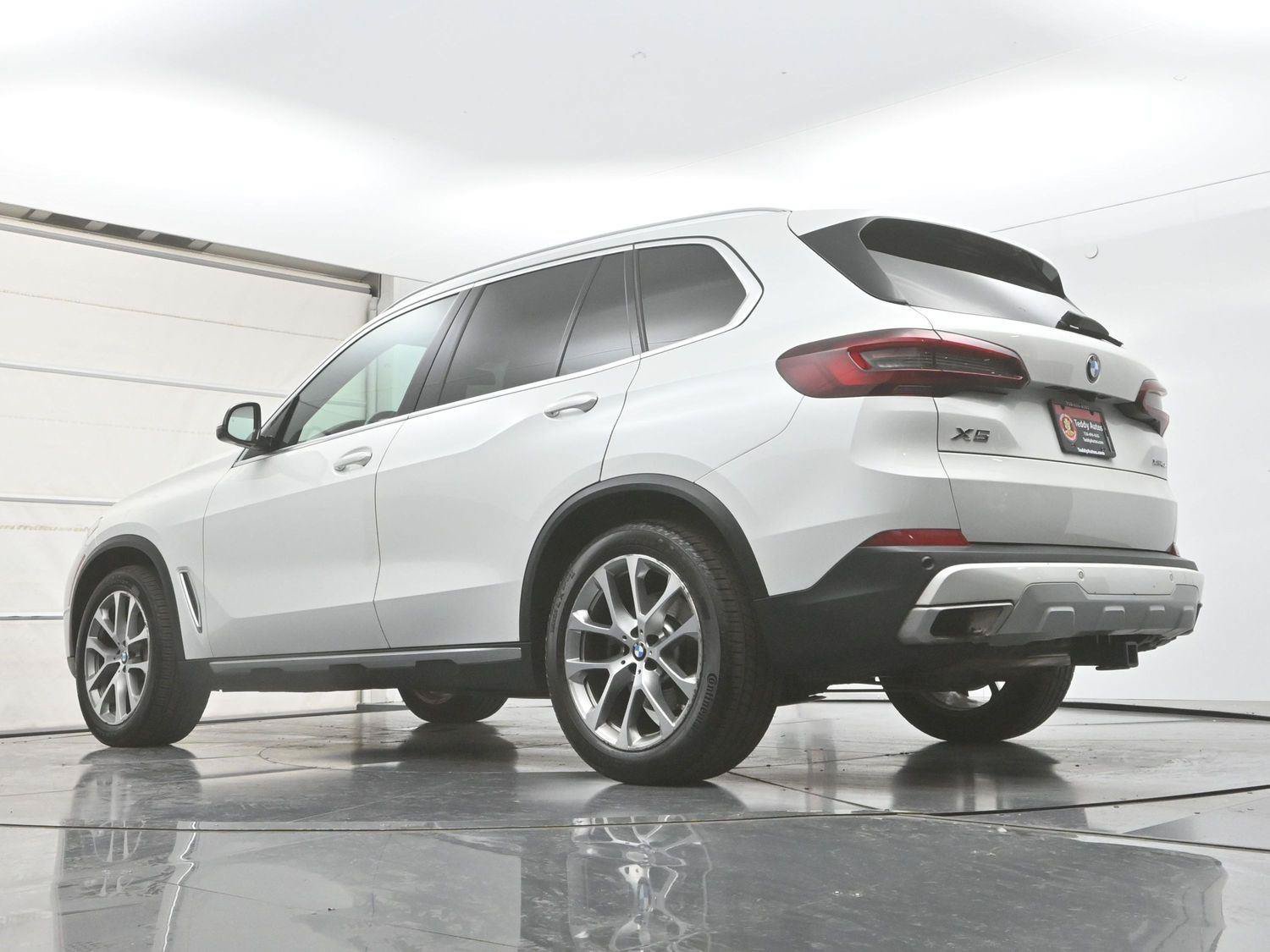 Used 2021 BMW X5 xDrive40i w/ Convenience Package AWD/4WD image 39