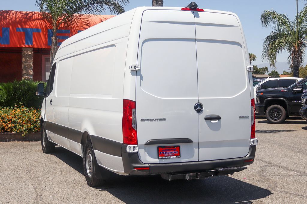 Used 2020 Mercedes-Benz Sprinter 2500 image 6