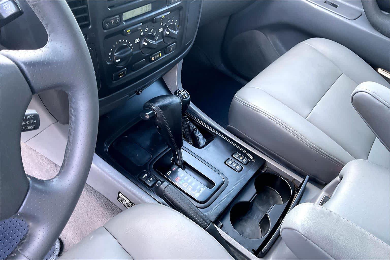 Used 1999 Toyota Land Cruiser w/ Leather Trim Pkg AWD/4WD image 15