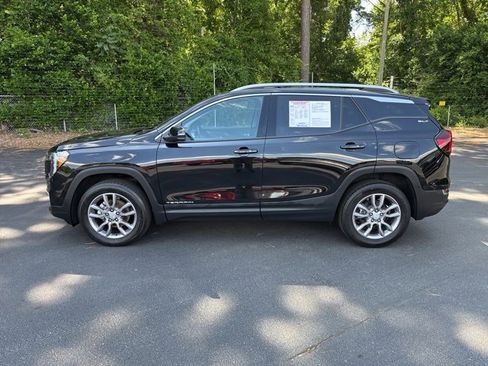Used 2024 GMC Terrain SLT image 2