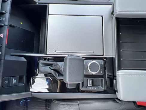 Used 2024 Toyota Sequoia Limited image 21