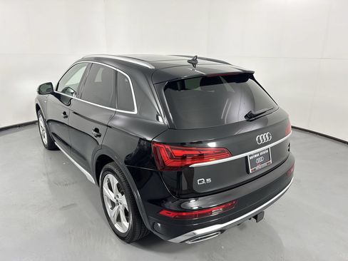 Used 2023 Audi Q5 2.0T Premium Plus w/ Premium Plus Package AWD/4WD image 32