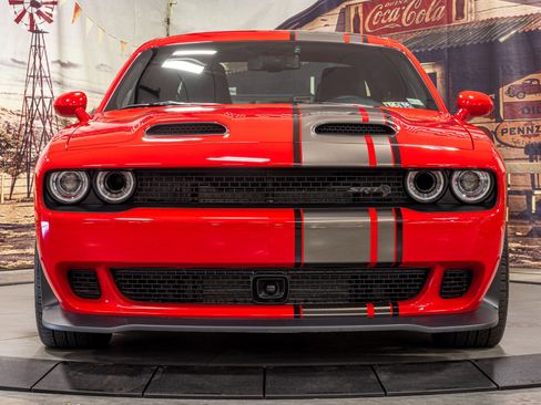 Used 2023 Dodge Challenger SRT Hellcat image 2