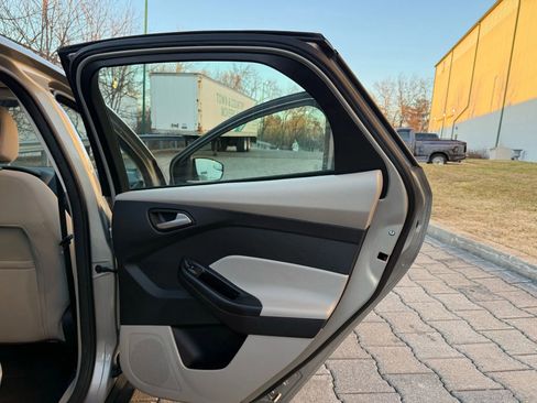 Used 2015 Ford Focus SE image 22