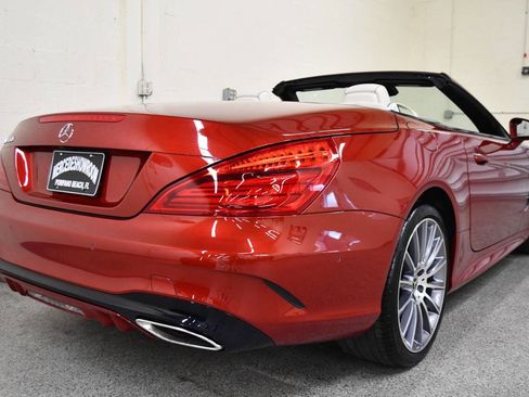 Used 2019 Mercedes-Benz SL 550 image 8