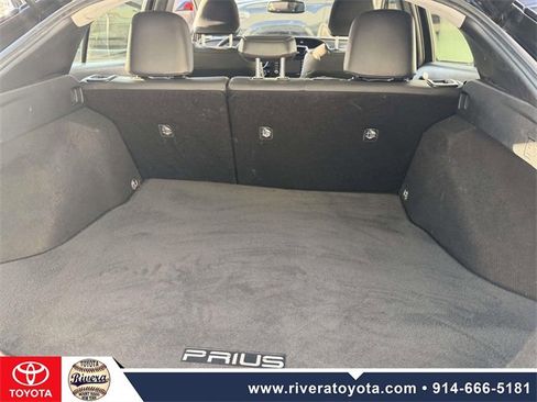 Used 2021 Toyota Prius XLE image 18