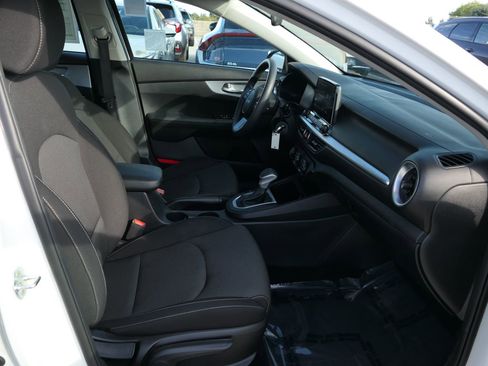 Used 2023 Kia Forte LXS w/ LXS Technology Package image 28