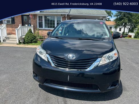 Used 2017 Toyota Sienna LE AWD/4WD image 9