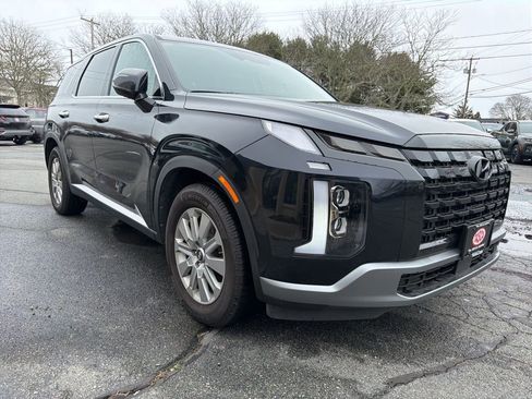 Used 2023 Hyundai Palisade SE w/ Cargo Package AWD/4WD image 3