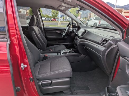 Certified 2023 Honda Ridgeline Sport image 32