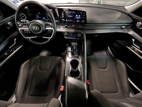 Used 2021 Hyundai Elantra SEL w/ Convenience Package FWD image 17