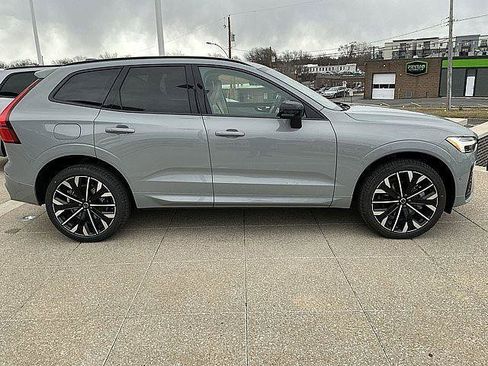New 2026 Volvo XC60 T8 Ultra w/ Climate Package AWD/4WD image 7