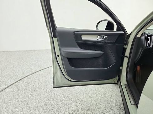 Certified 2024 Volvo XC40 B5 Core AWD/4WD image 24