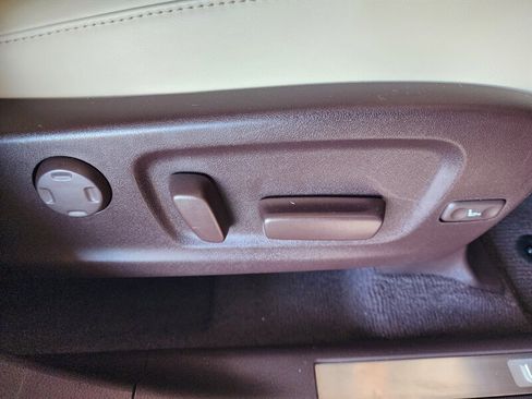 Used 2020 Lexus RX 350L Luxury image 71