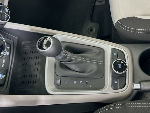New 2026 Hyundai Venue SEL FWD image 14