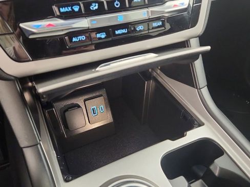 Certified 2023 Ford Explorer XLT AWD/4WD image 19