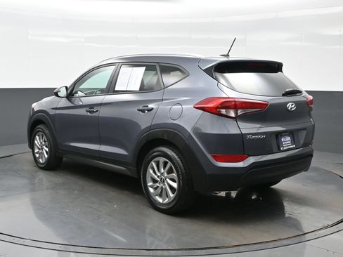 Used 2016 Hyundai Tucson SE w/ Option Group 02 FWD image 4