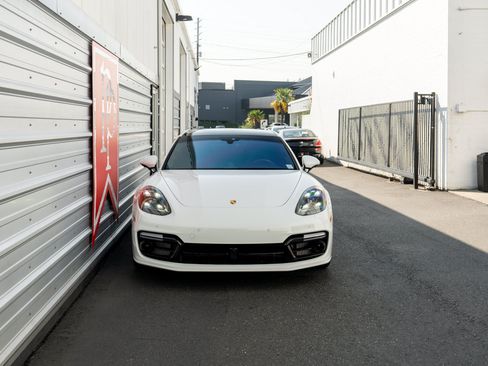 Used 2018 Porsche Panamera Turbo S AWD/4WD image 39