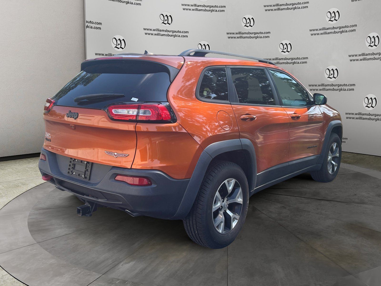 Used 2015 Jeep Cherokee Trailhawk w/ Leather Interior Group AWD/4WD image 5