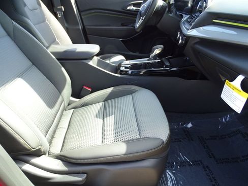 New 2026 Chevrolet Trax LT w/ Driver Confidence Package image 10