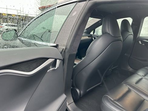 Used 2020 Tesla Model S Long Range Plus image 11