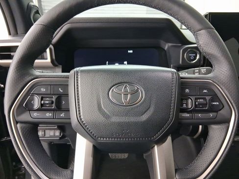 Used 2025 Toyota 4Runner Trailhunter image 14
