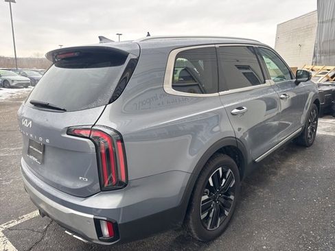 Certified 2024 Kia Telluride SX Prestige w/ Towing Package image 5