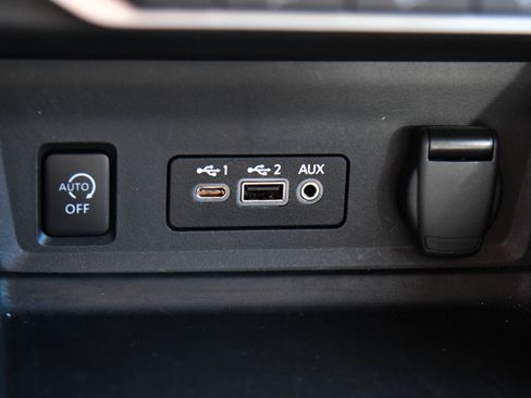 Used 2025 Nissan Sentra SV FWD image 22