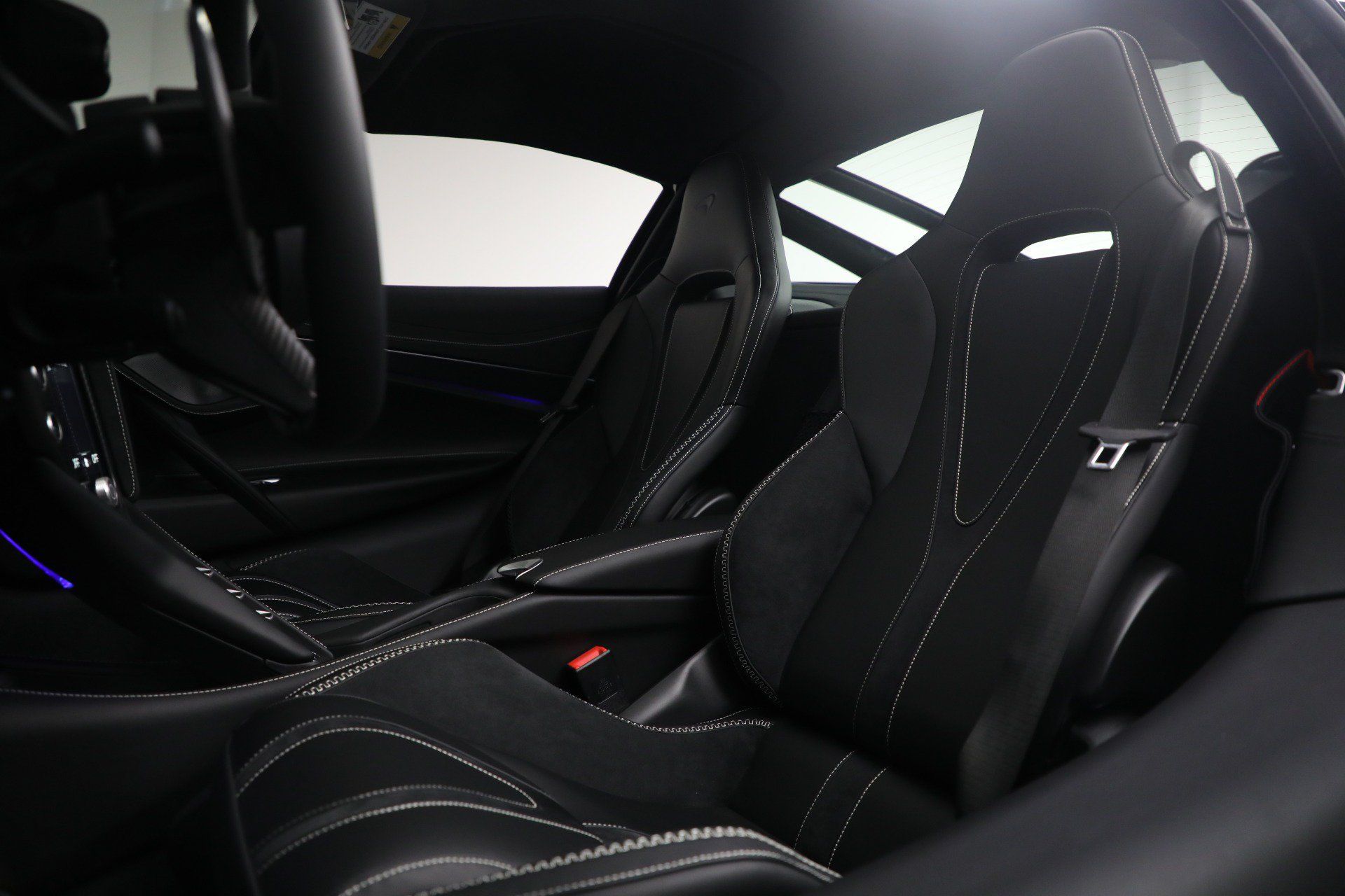 Used 2026 McLaren 750S RWD image 16