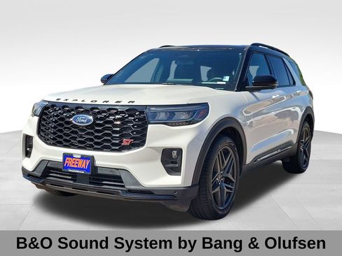 Used 2025 Ford Explorer ST AWD/4WD image 6