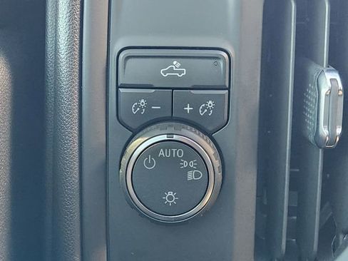 Used 2022 Chevrolet Silverado 1500 Custom image 24