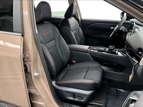 New 2026 Nissan Rogue SV AWD/4WD image 33