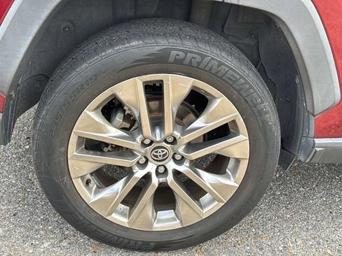 Used 2019 Toyota RAV4 Limited w/ Advanced Technology Package image 5