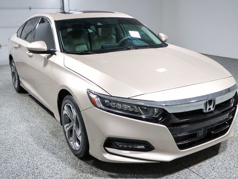 Used 2018 Honda Accord EX image 5