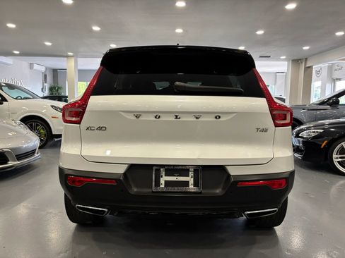 Used 2020 Volvo XC40 T4 R-Design FWD image 6