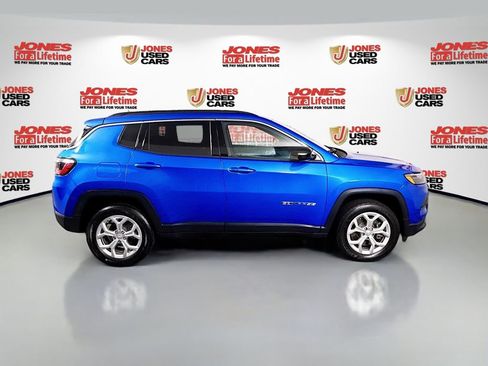 Used 2024 Jeep Compass Latitude AWD/4WD image 15