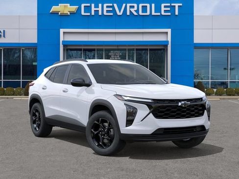 New 2026 Chevrolet Trax LT w/ Driver Confidence Package FWD image 7