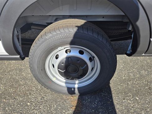 New 2025 Ford Transit 250 148 Medium Roof image 9