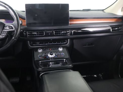 Used 2023 Lincoln Nautilus Reserve AWD/4WD image 36