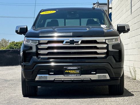 Certified 2022 Chevrolet Silverado 1500 High Country w/ High Country Premium Package AWD/4WD image 9