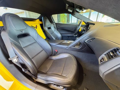 Used 2018 Chevrolet Corvette Stingray Convertible RWD image 32