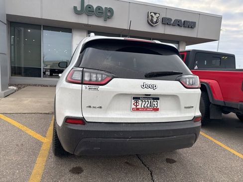 Used 2019 Jeep Cherokee Latitude Plus w/ Cold Weather Group image 6