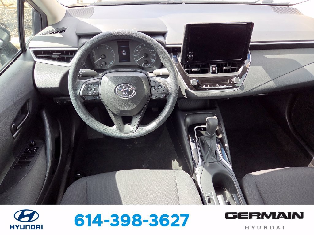 Used 2025 Toyota Corolla LE FWD image 17