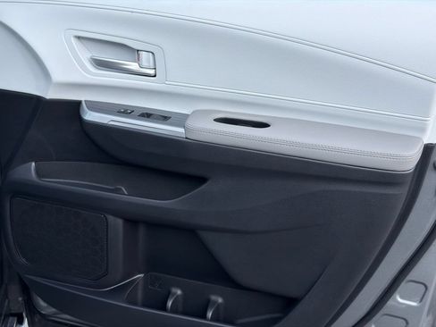 New 2026 Toyota Sienna XLE FWD image 10