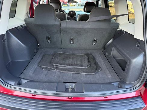 Used 2016 Jeep Patriot Latitude image 17