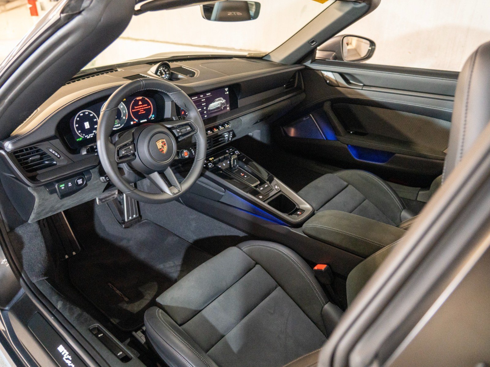 Certified 2026 Porsche 911 Targa 4 GTS AWD/4WD image 4