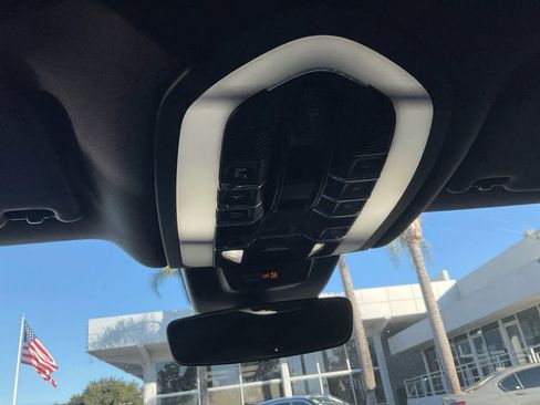 Used 2022 Porsche Macan image 24