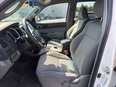 Used 2015 Toyota Tacoma 4x4 Double Cab w/ TRD Off-Road Package image 14